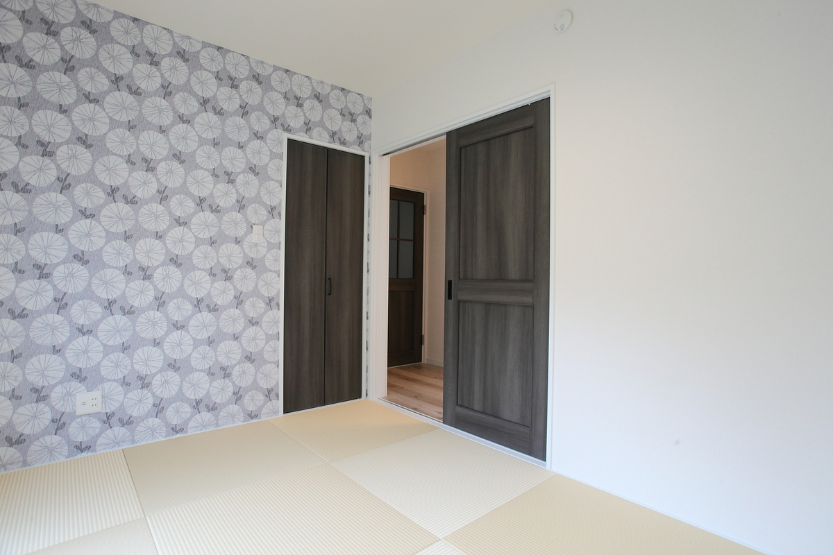 tatami bedroom （親寝室）
畳の部屋でありながら、明るくお洒落な雰囲気の和室となっています。